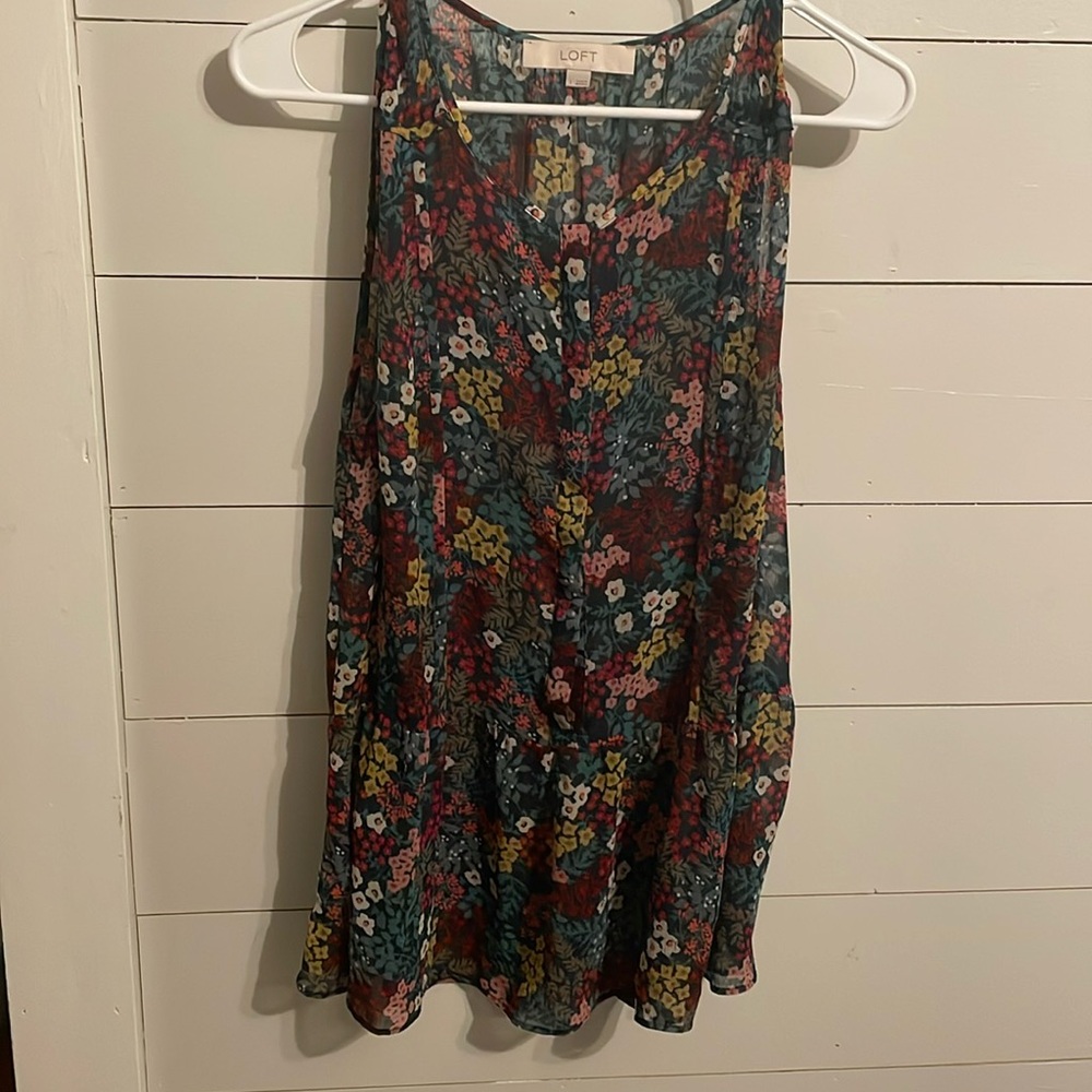 Loft float floral button top